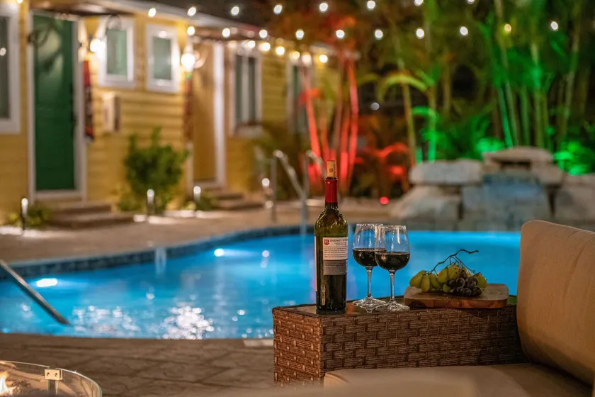 King Bed-Step to Madeira Beach-Heated Pool-Private - Image 1