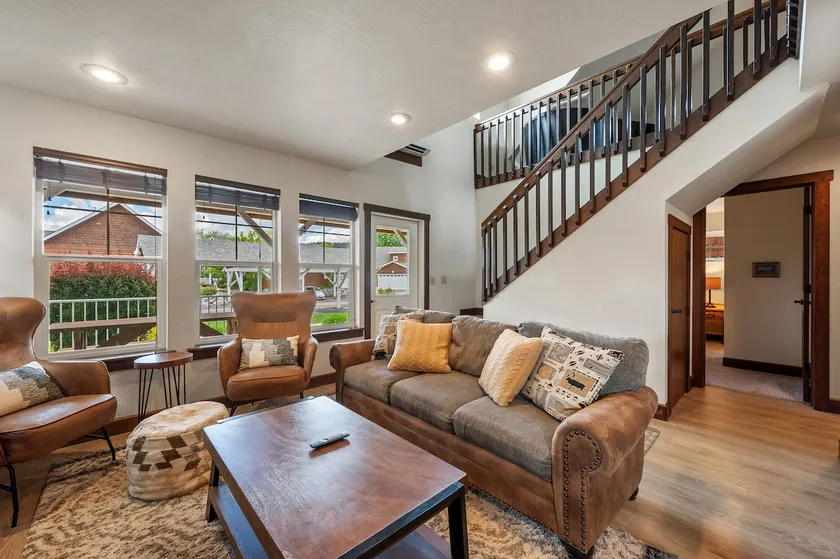 Pet Friendly Dover Bay Getaway - Image 1