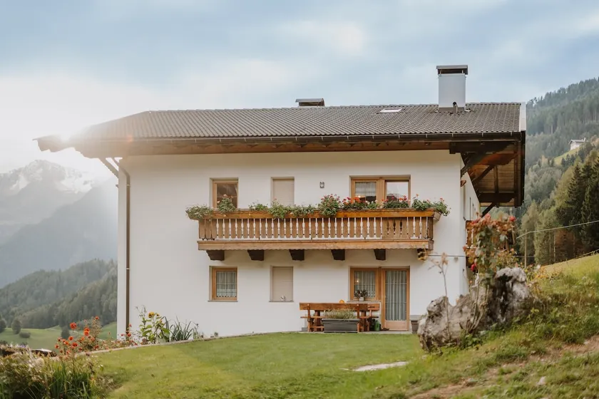 Apartamento vacacional con jardín y terraza | Vistas al jardín | Perfecto para el trabajo en remoto - Image 1