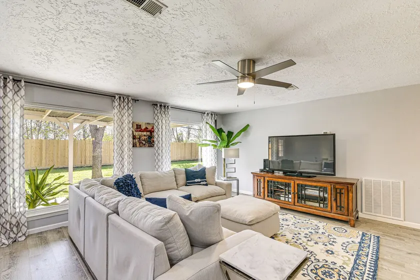 6 Mi to Clear Lake: Family Home w/ Patio & Yard - Image 1