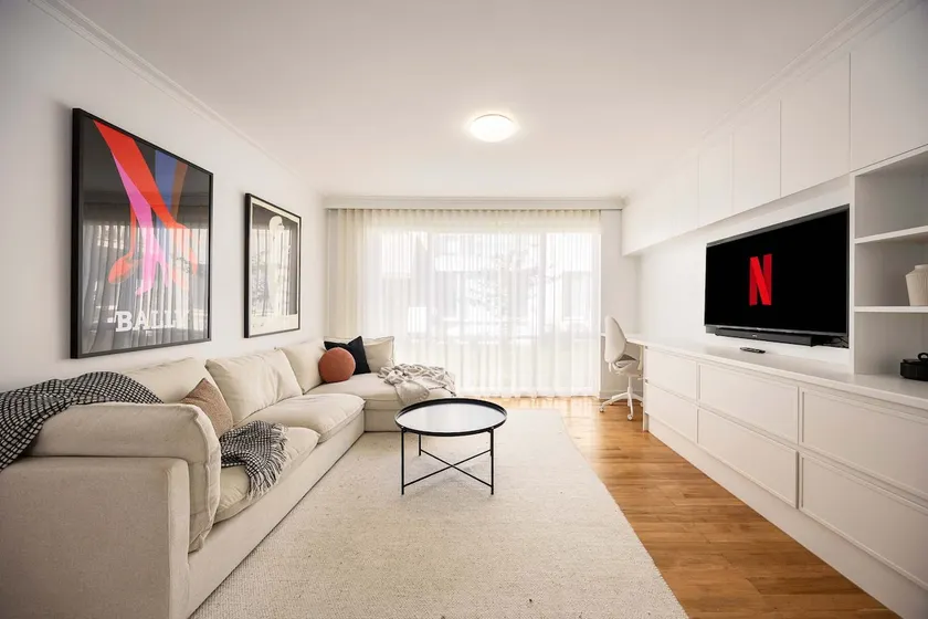 Delightful Dorrington - In The Heart of Armadale - Image 1