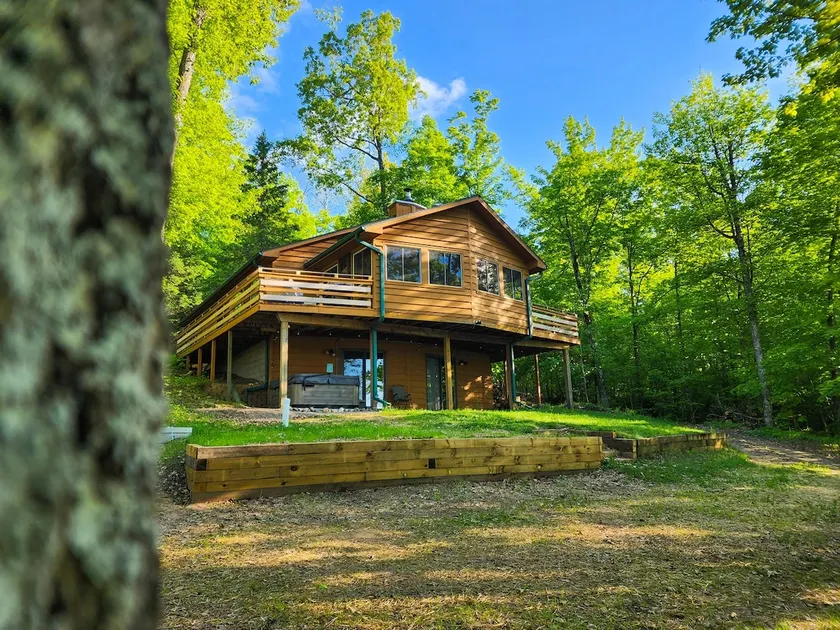 Lake Cabin · Hot Tub · Fire Pit · Free Firewood - Image 1