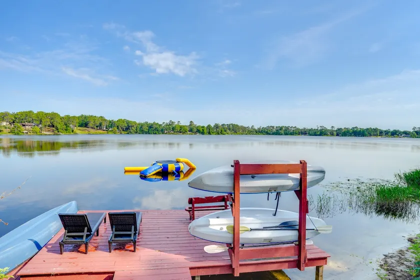 Fish, Swim & More: Lakefront Retreat in Ocklawaha! - Image 1
