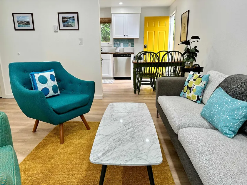 Charming 2BR in Columbia Walkable Pet-friendly - Image 1