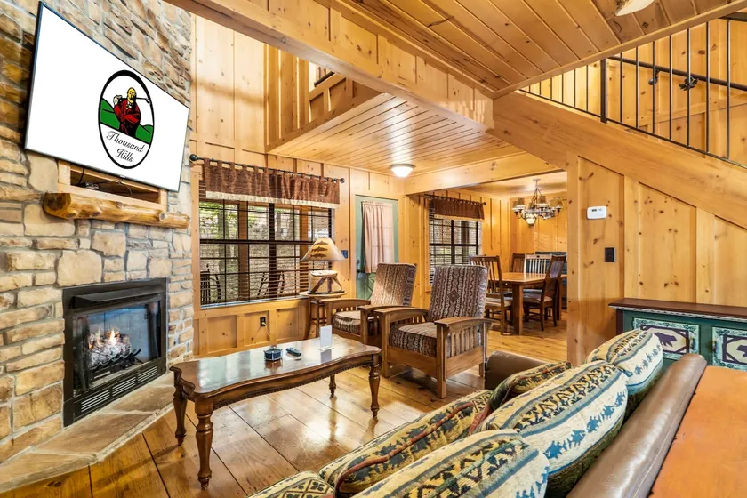 Pet-Friendly Stay in Central Branson - Image 1