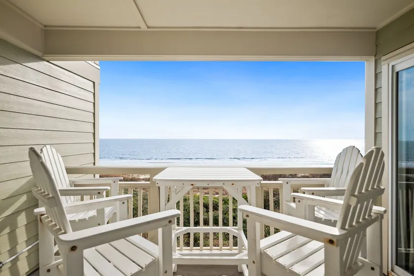 Beach Retreat: Oceanfront Upper Level Corner Unit - Image 1