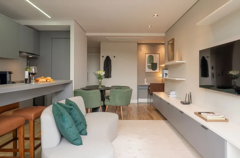 Luxurious 2-bedroom apartment | Balneário Shopping - Image 1