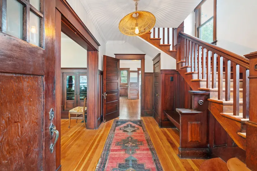 Historic Home in Downtown Vancouver - Image 1