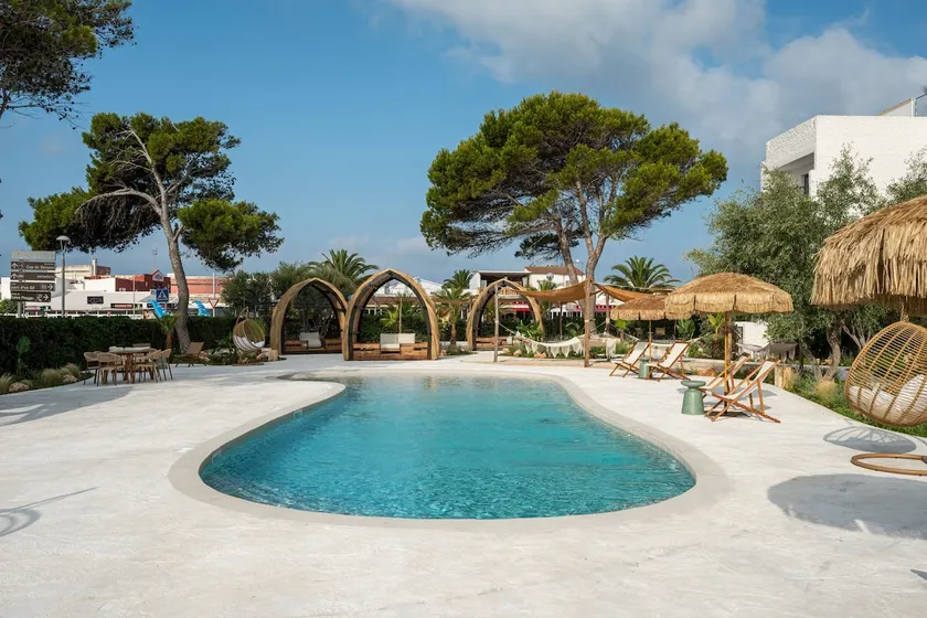 6- Netflix & Chill in Menorca - Image 1