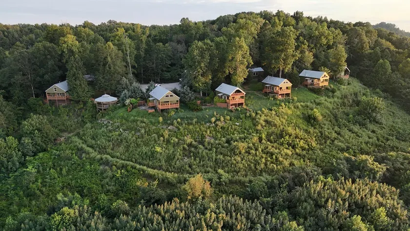 Wildflower Cabin with a private hot tub - Image 1