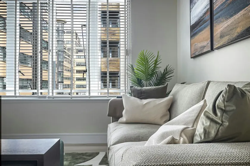 One bedroom apartment in the City, London, EC3N - Image 1