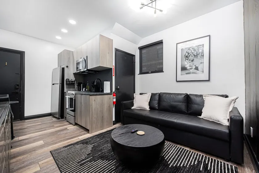 Charming Suite|Walk to Parks & Cafes|Pets Welcome - Image 1