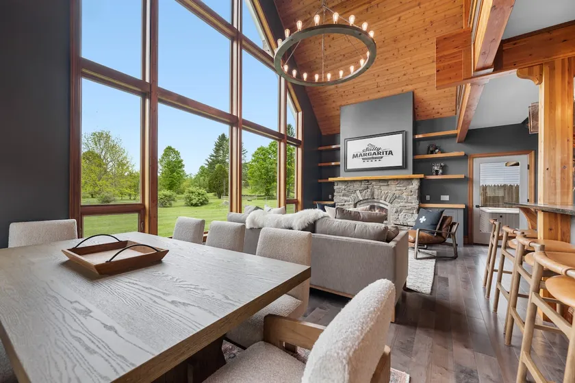 Luxury 4BR Chalet/Hot Tub, Sauna + Shuttle Access - Image 1