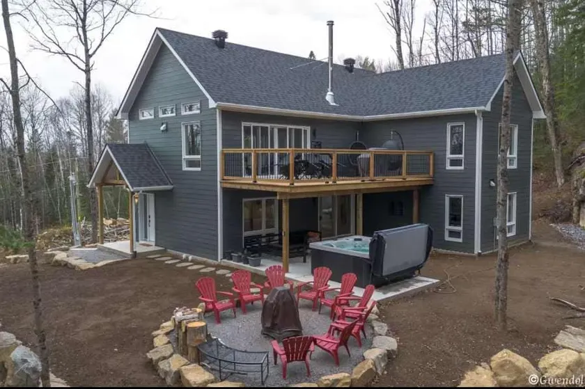 Spa & Pool Table | D-tent Chalet - Image 1
