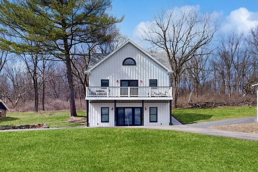 1BR + loft w/expansive lake views, deck & grill - Image 1