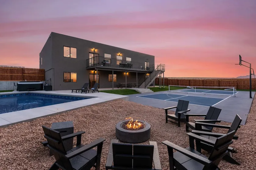 [The Grandview] Pool, Pickleball, Hot Tub, Views - Image 1