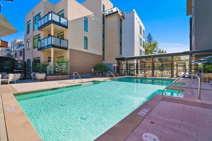 Private & Spacious 2BR | Free WiFi | Mountain View - Image 1