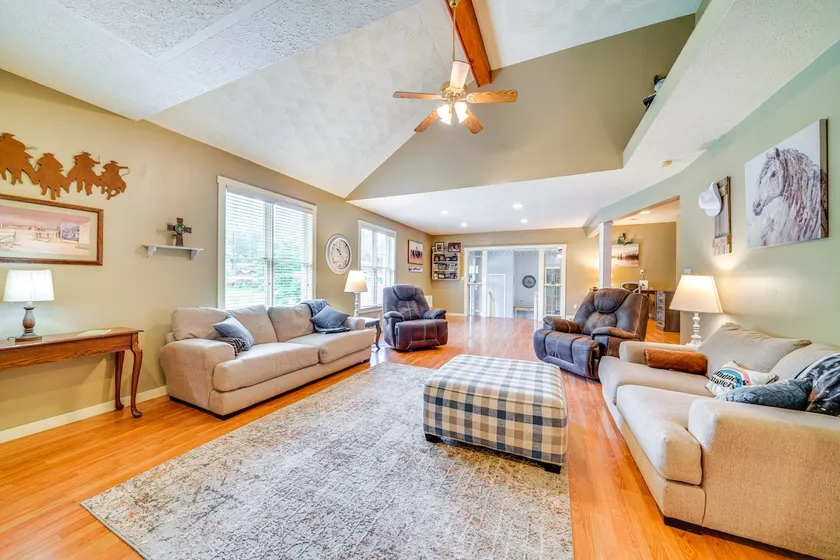 14 Mi to Dtwn Louisville: Holiday Vacation Home! - Image 1