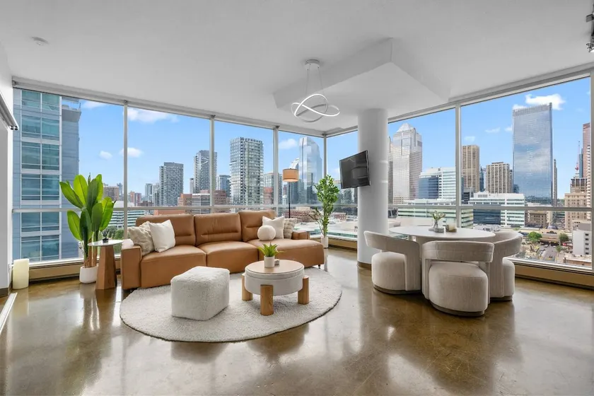 Sky High Style w Views, AC, Prkg - Image 1