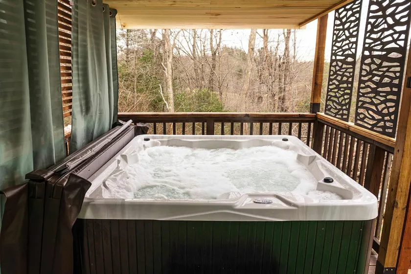 Private 3BR Lodge/ Hot Tub/ Giant Jenga - Image 1
