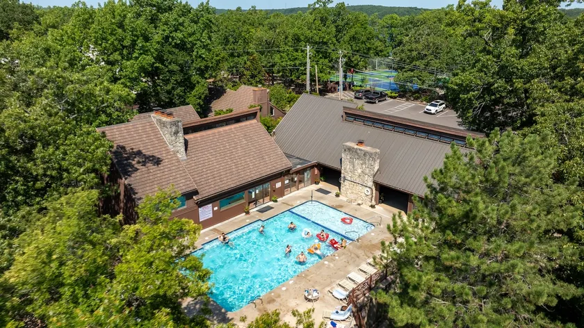 Lakeview Condo-Dock/Pool/Hottub/Sauna-8PP - Image 1