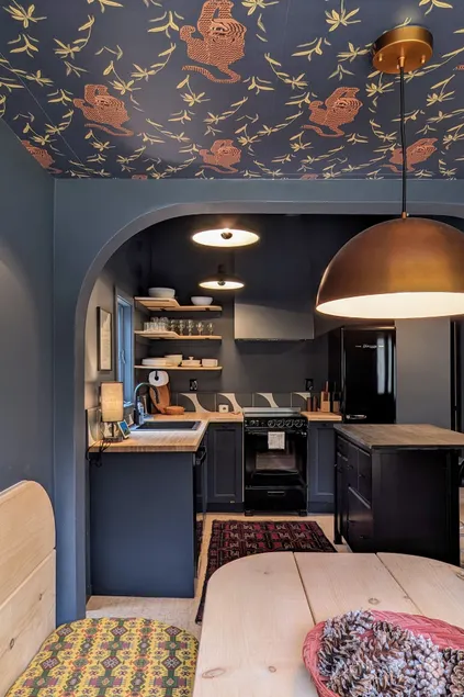 Stylish river town escape with hot tub + fire pit - Image 1