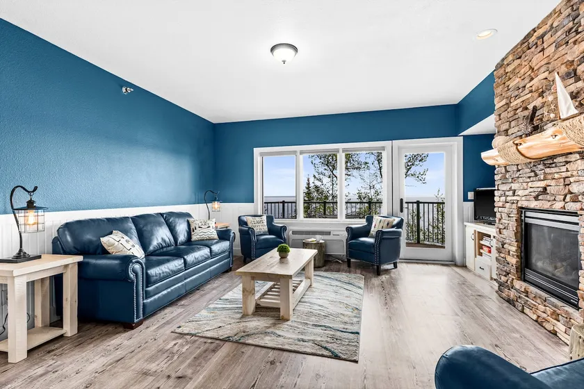 Breathtaking Lake Views 1BR w/King Suite & Pools - Image 1