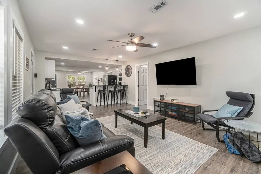 Spacious 4BR/2BA Retreat – Fast Wi-Fi, Model Home! - Image 1
