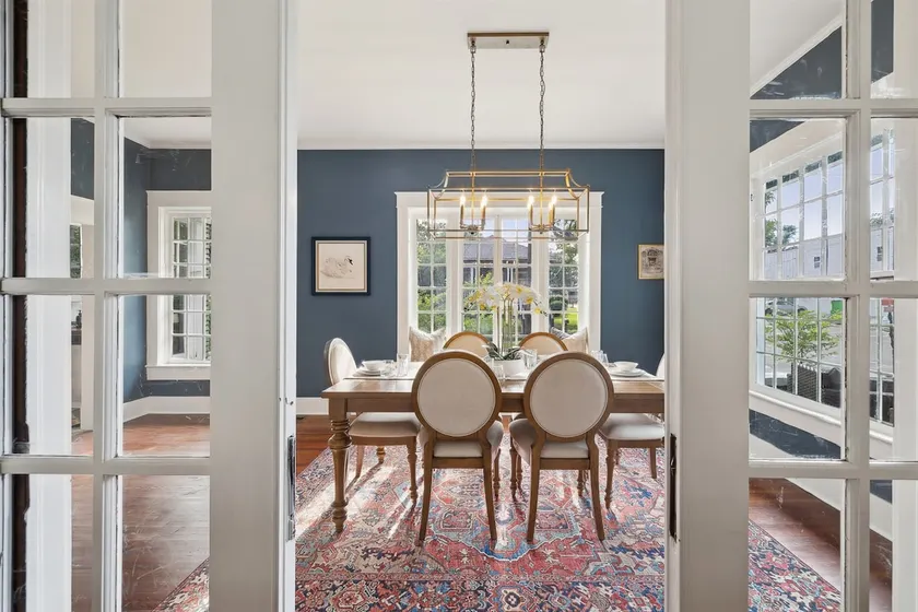 Kalmia Luxe —Stylish Stay Walkable to Downtown - Image 1