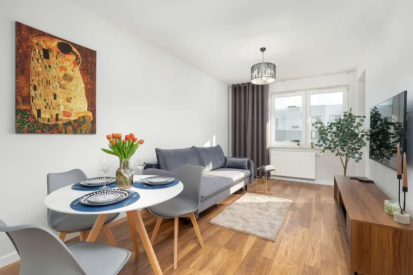 Velvet Apartment with Balcony in Rzeszów by Noclegi Renters - Image 1