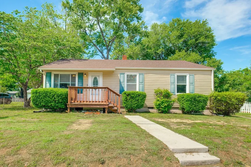 3 Mi to Historic Dtwn: Hopewell Home w/ Yard - Image 1