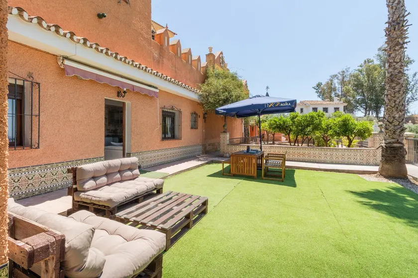 Views, Parking, Huge terrace/pets, center 3.5km - Image 1