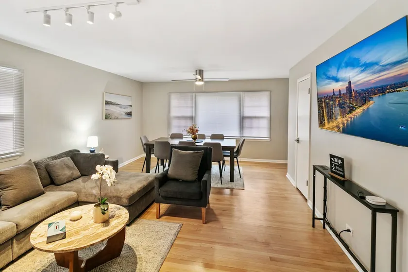 5BR Fully Fenced with 2 Living Rooms Family Ready Near Naval Base - Image 1