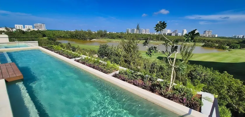 Discover Cancún from a Quiet & Modern Loft - Image 1