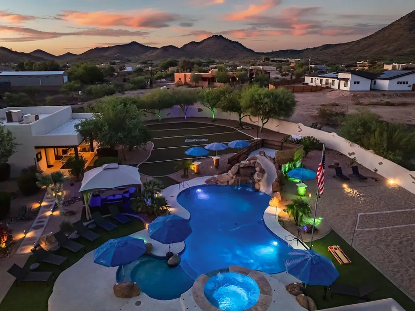 Private Oasis, Pickleball, Sand Volleyball, Sleeps - Image 1