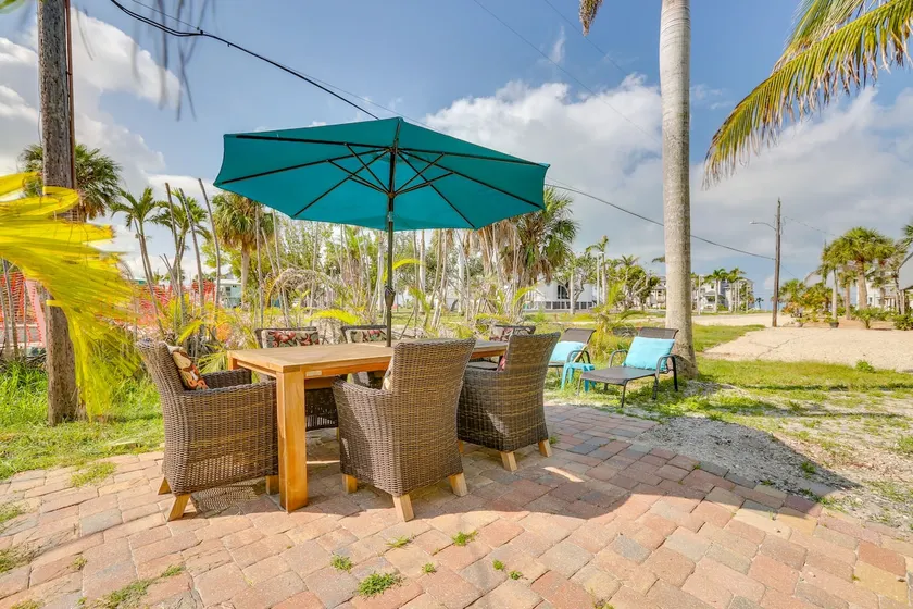 Walk to Beach: Fort Meyers Home w/ Patio! - Image 1