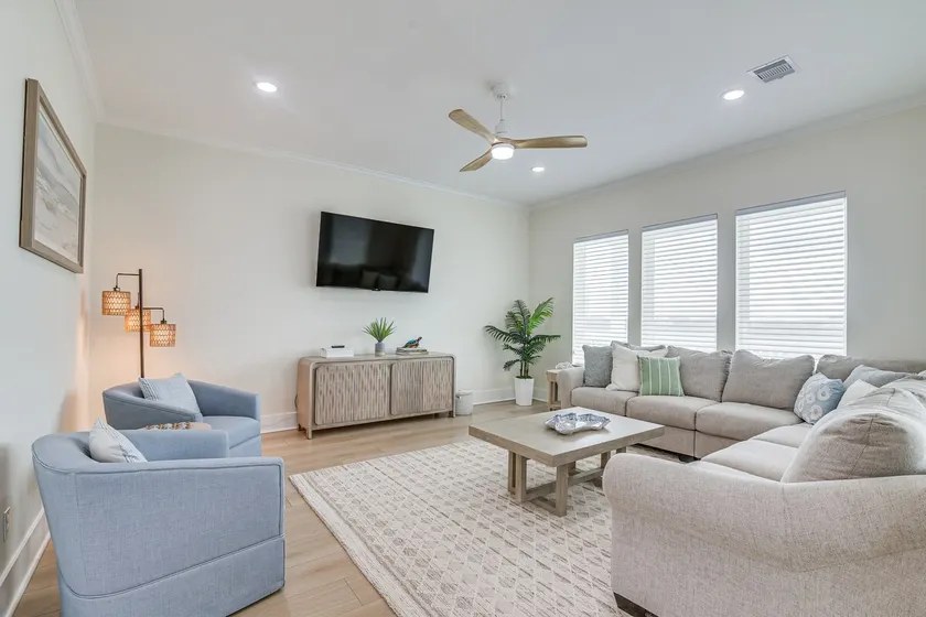 Walk to Beach: Galveston Gem w/ Pool Access - Image 1
