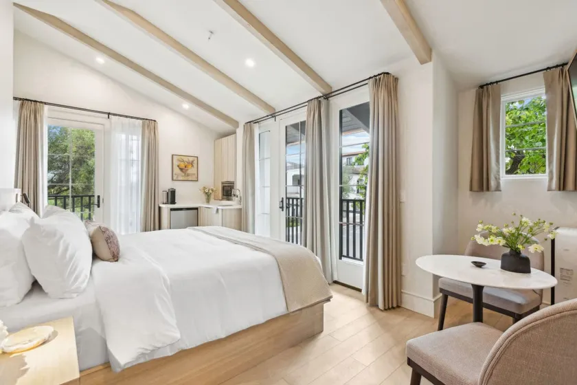Casa Riviera 28 – Boutique Suites - Image 1