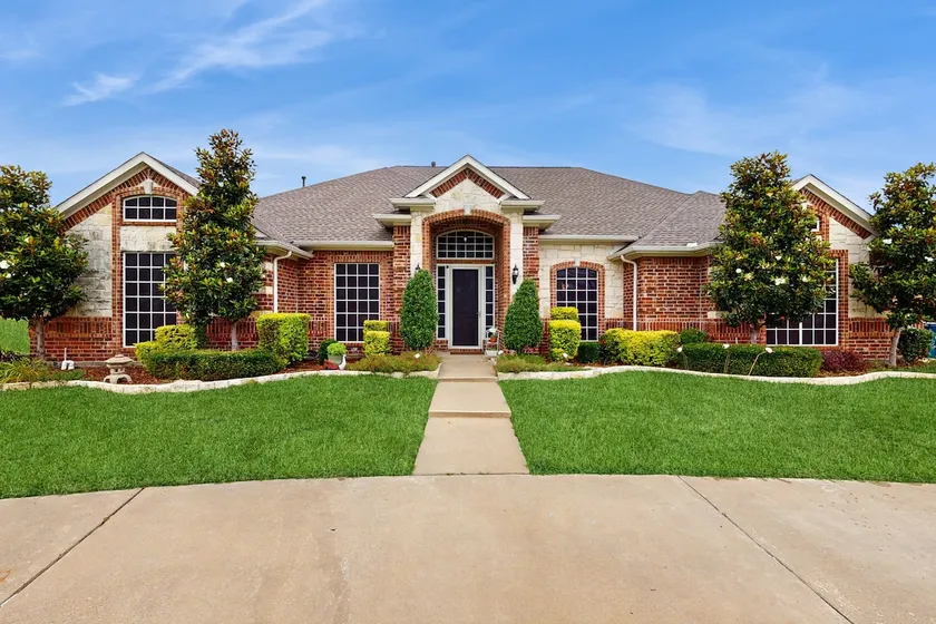 Pool & Outdoor Bar! Spacious Getaway in Sachse - Image 1