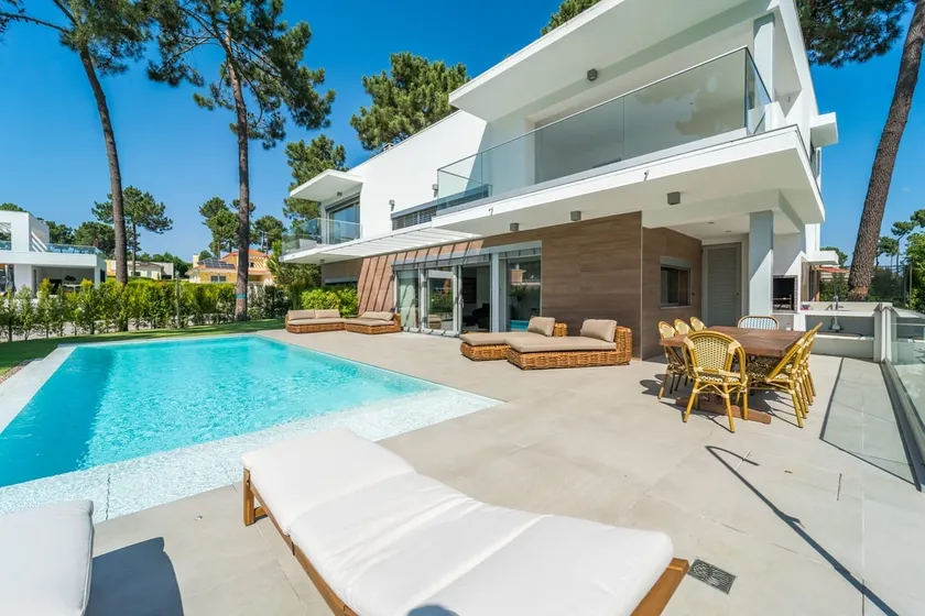 Luxury 4BR Villa w/ Pool & Cinema Golf | By Airnest - Image 1