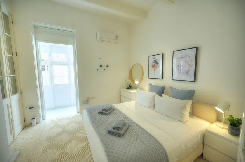 Charming and stylish duplex townhouse DGUY1-1 - Image 1