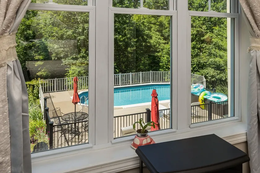 5 Bedroom Home Pool & Hot Tub - Image 1