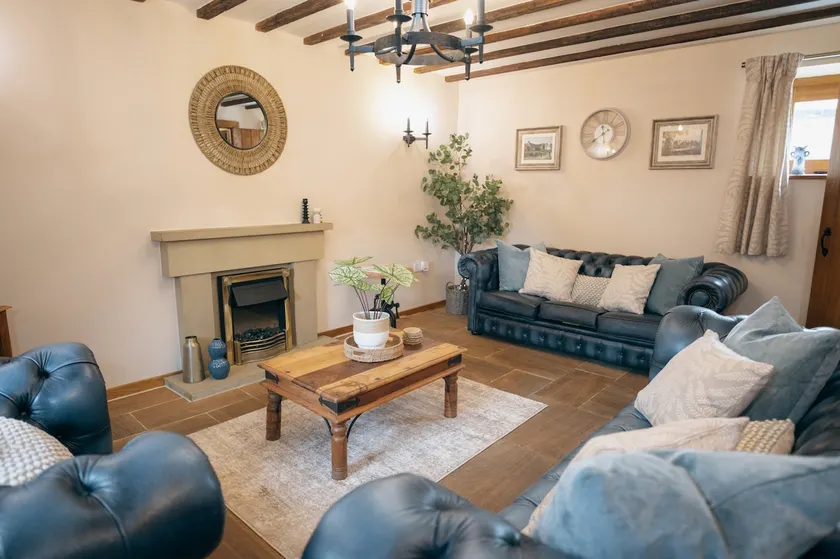 The Old Mill at Barnacre - Cosy cottage with private hot tub & pool access - Image 1