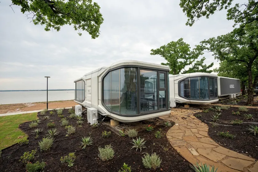 Area 51 Vessel - Queen bed - Image 1