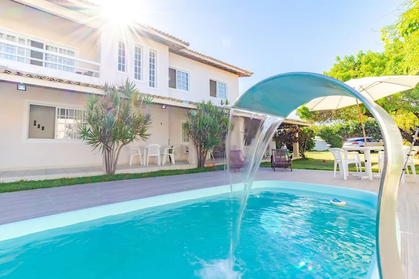 GB55 Excellent 5-Bedroom House 50m from the Beach - Image 1