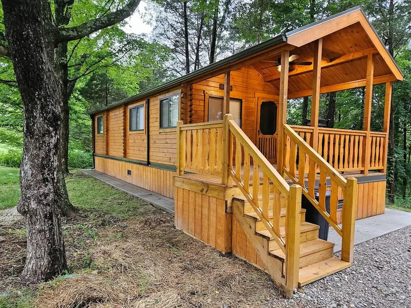 Maple Cozy Cabin at Lost Trails - Image 1