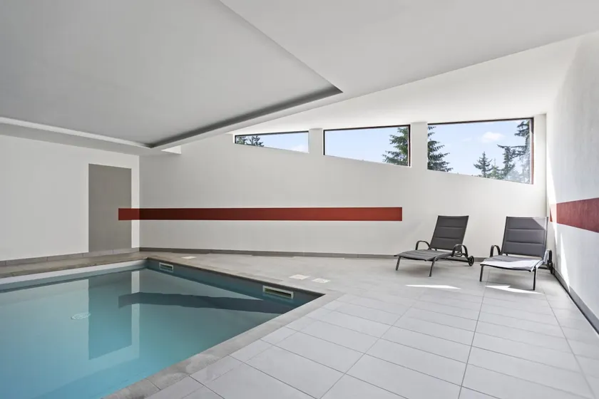 Swimming Pool, Ski & Lake View – Crans 6 pers - Image 1