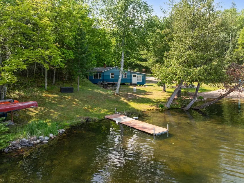 Turtle Lake Beach House - Get Up North Retreats - Image 1