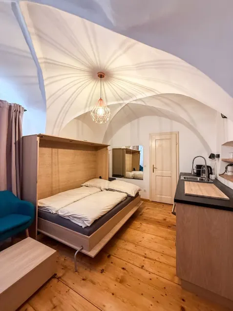Cozy studio apartment in the old town - Image 1