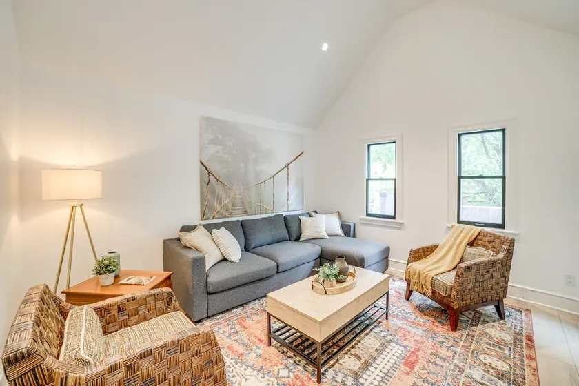1 Mi to Dtwn Grand Rapids: Chic Condo w/ Balcony! - Image 1
